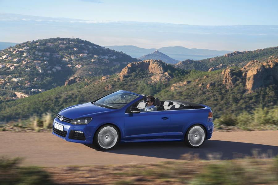  Volkswagen Golf R Cabriolet 2013 года  (фото 5 из 13)